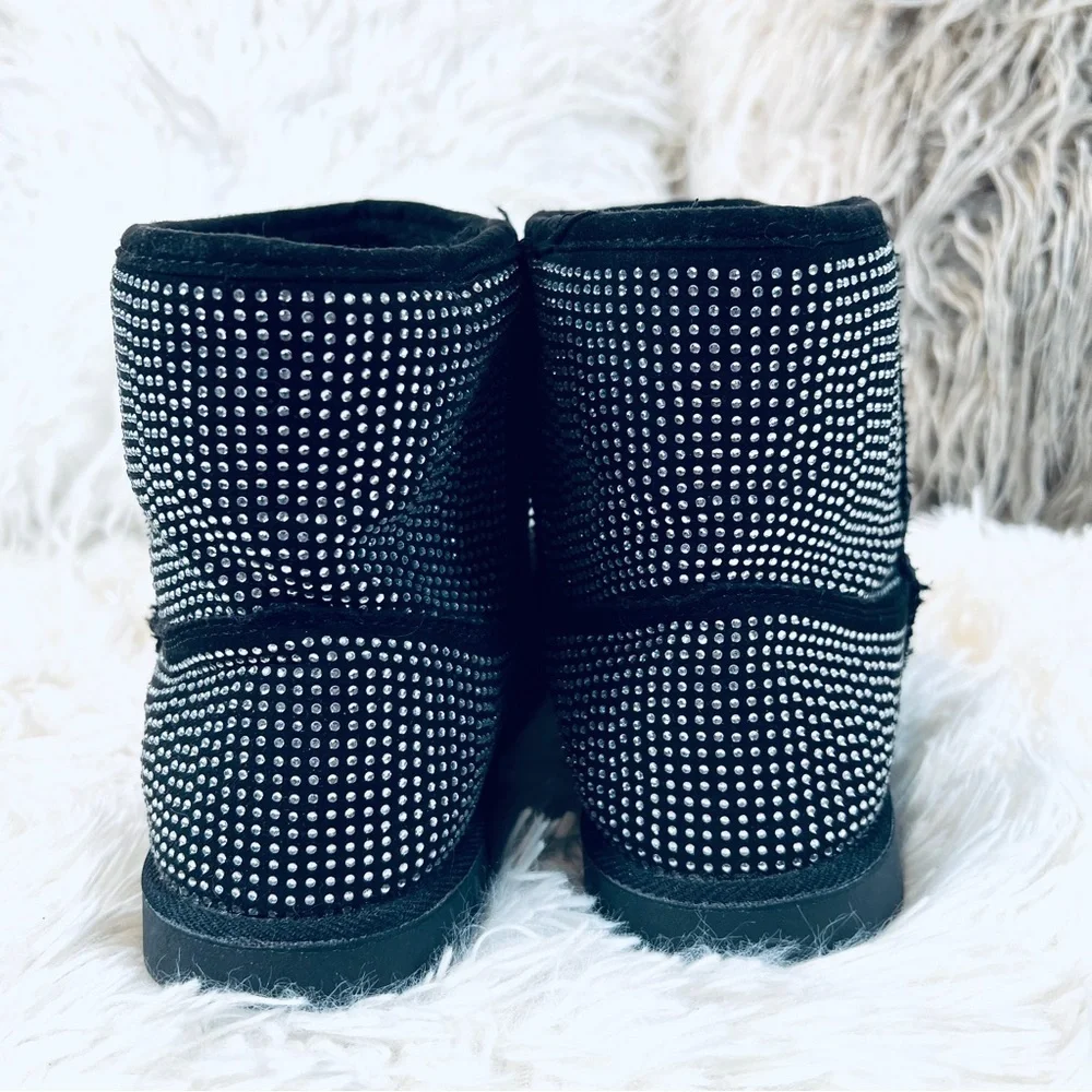 Juicy Couture, black faux fur clear bling ankle booties sz 8